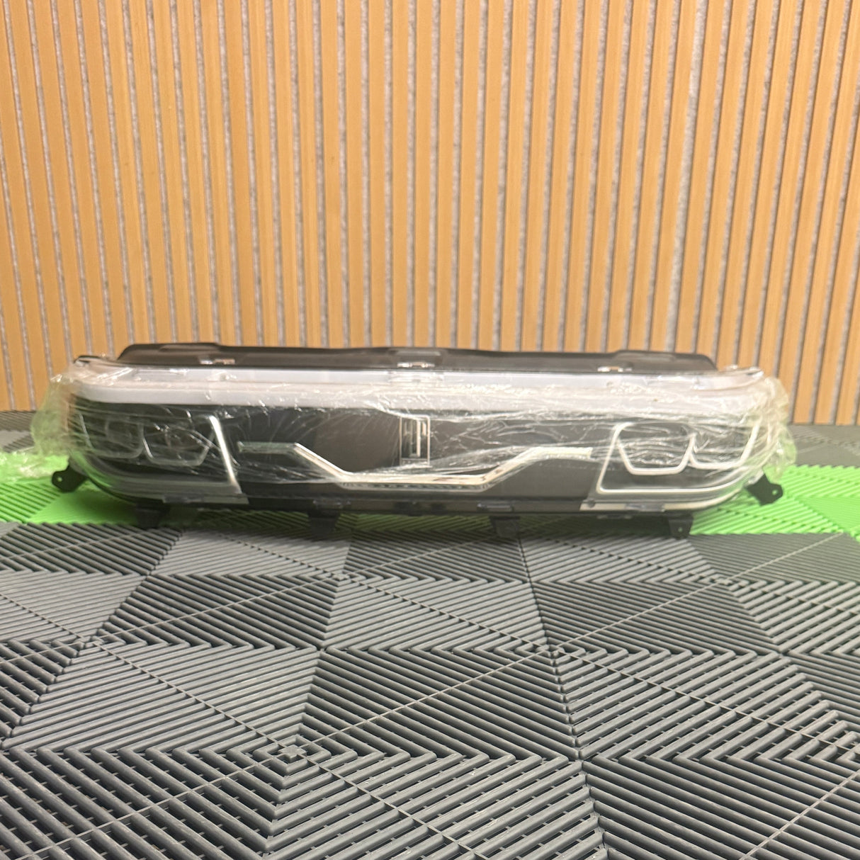 Eclipse Paradisio Headlight Assembly