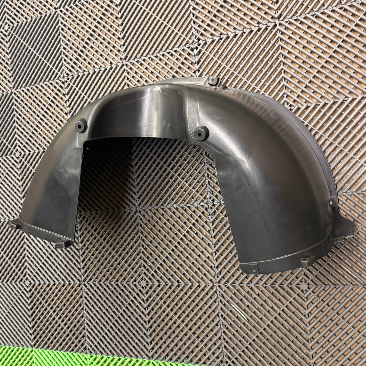 Eclipse Paradisio Front Wheel Fender (Left)