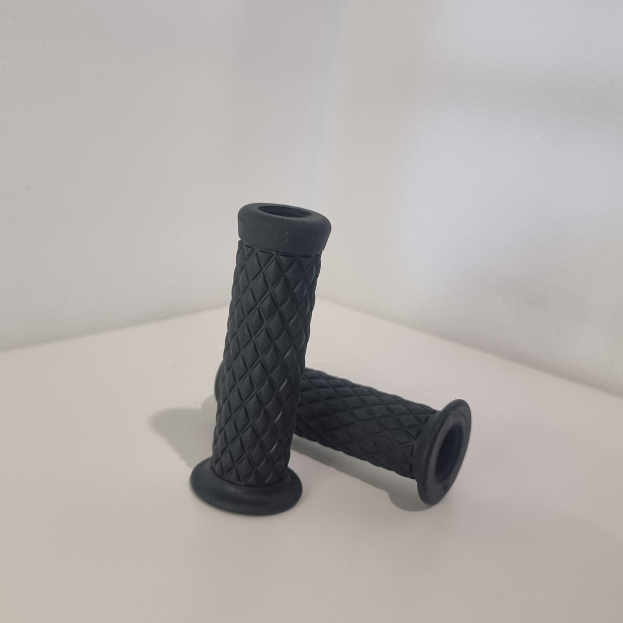 Beachman Handlebar Beachman '64 Quilted Grips for handles with mirrors in Black Beachman '64 Quilted Grips for handles with mirrors in Black