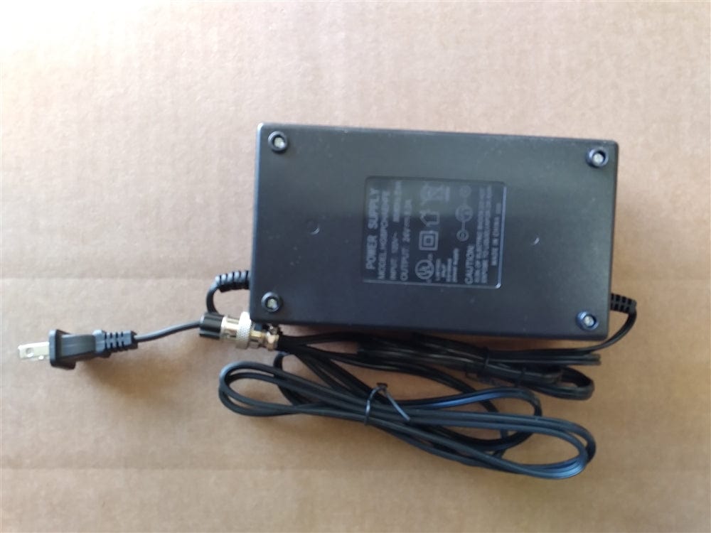 Daymak Battery & Motor Charger 24V-5.0Ah LAB - 3 prong Female