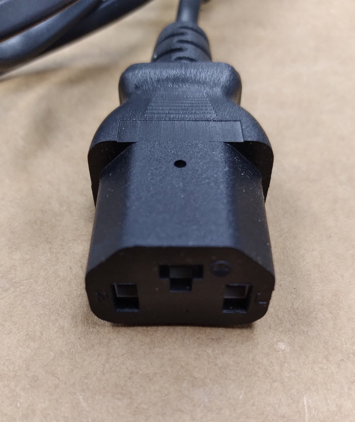 Daymak Battery & Motor Charger 48v-2.5Ah Lithium PC Plug