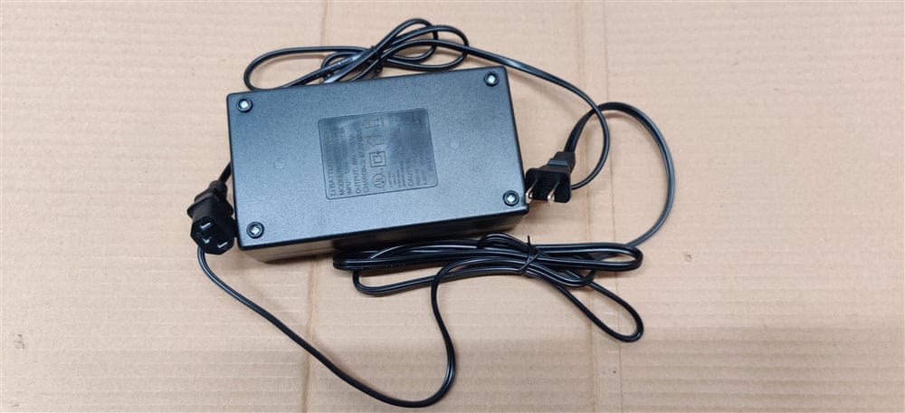 Daymak Battery & Motor Charger 60V 3A Lithium - PC plug