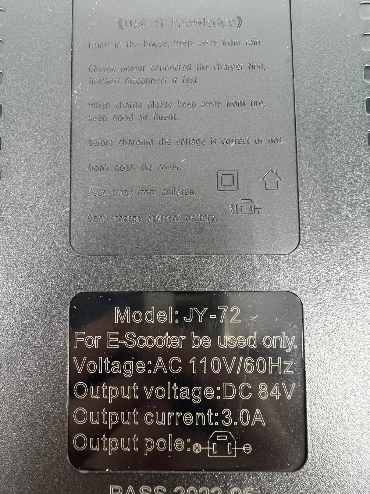 Emmo Parts 72v Lithium Charger - Plastic