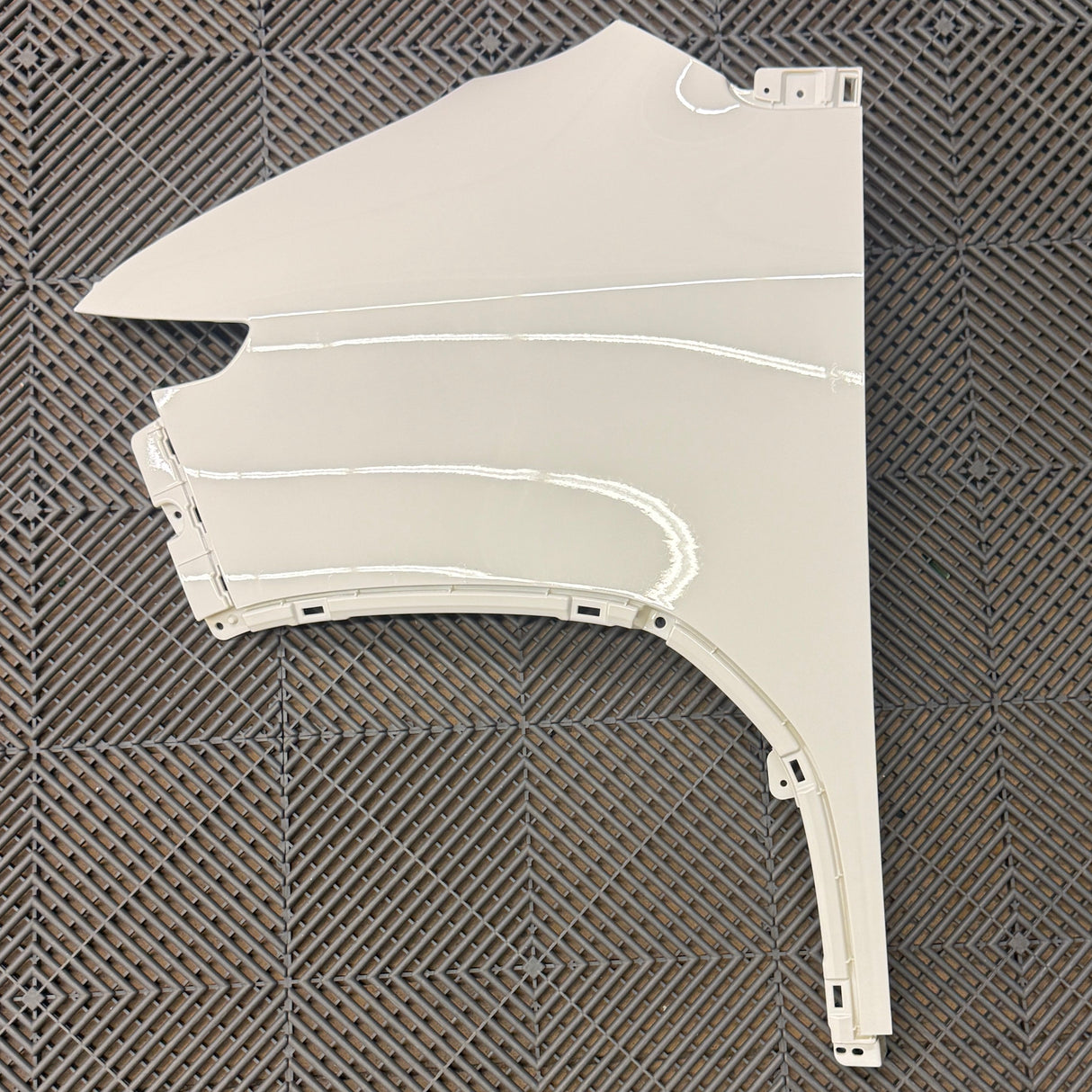 Eclipse Super Nova White Front Fender (Left)
