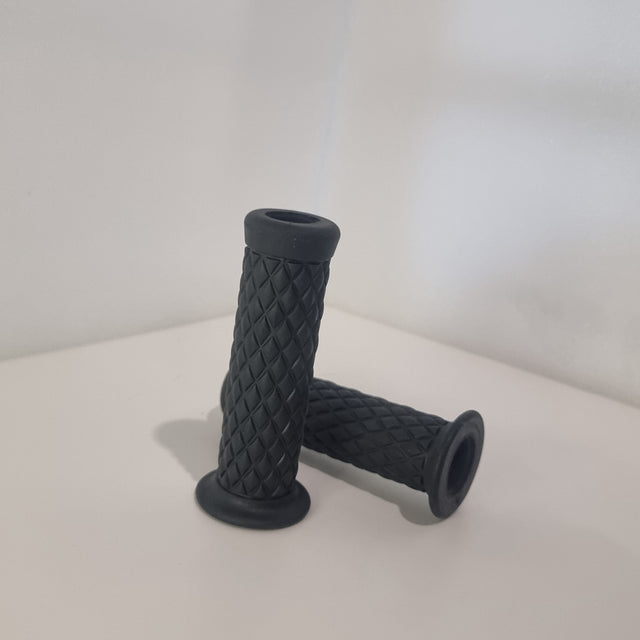 Beachman Handlebar Beachman '64 Quilted Grips for handles with mirrors in Black Beachman '64 Quilted Grips for handles with mirrors in Black