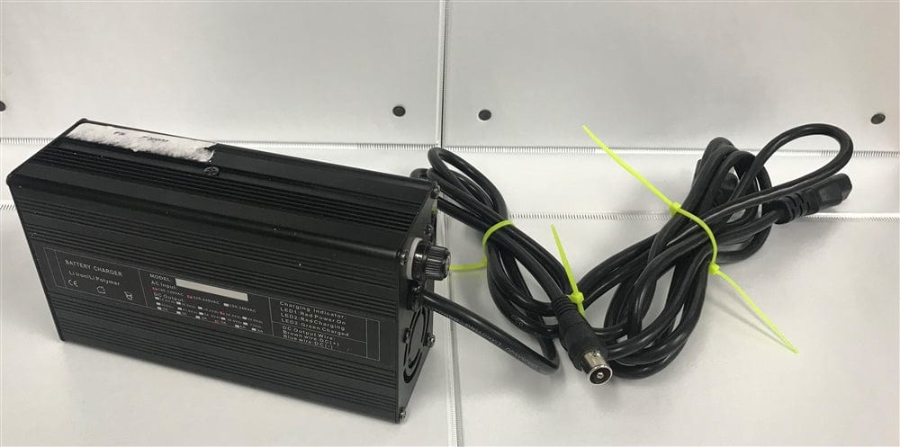 Daymak Battery & Motor Charger 24V-5.0Ah Lithium RCA Plug