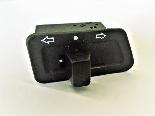 Daymak Electrical Turn signal switch 3-pin for Sunshine / Chameleon / Rickshaw