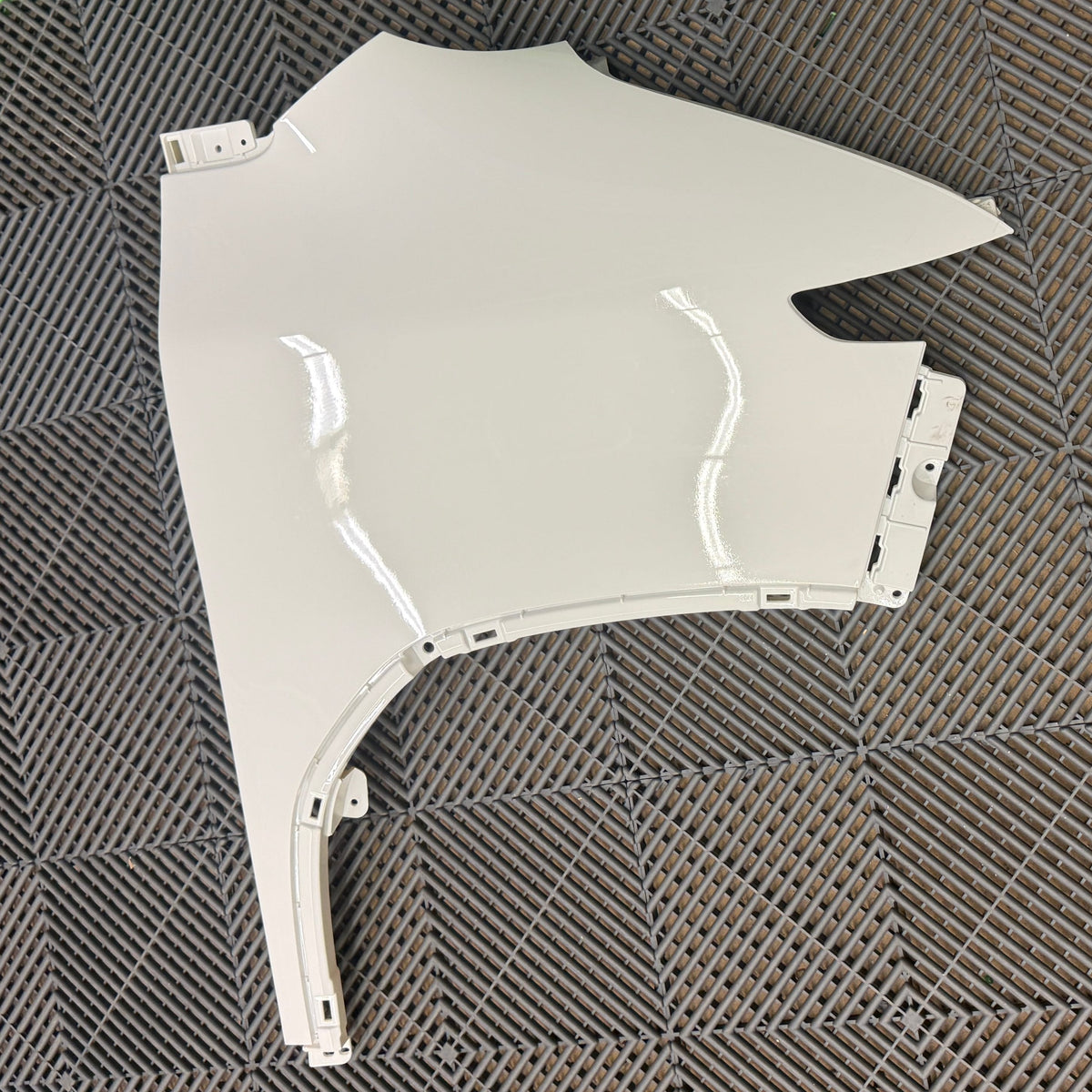 Eclipse EV Exterior Eclipse Super Nova White Front Fender (Right) Eclipse Super Nova White Front Fender (Right)